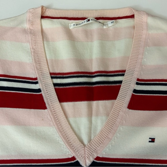 Tommy Hilfiger Sweater like new - Picture 2 of 3